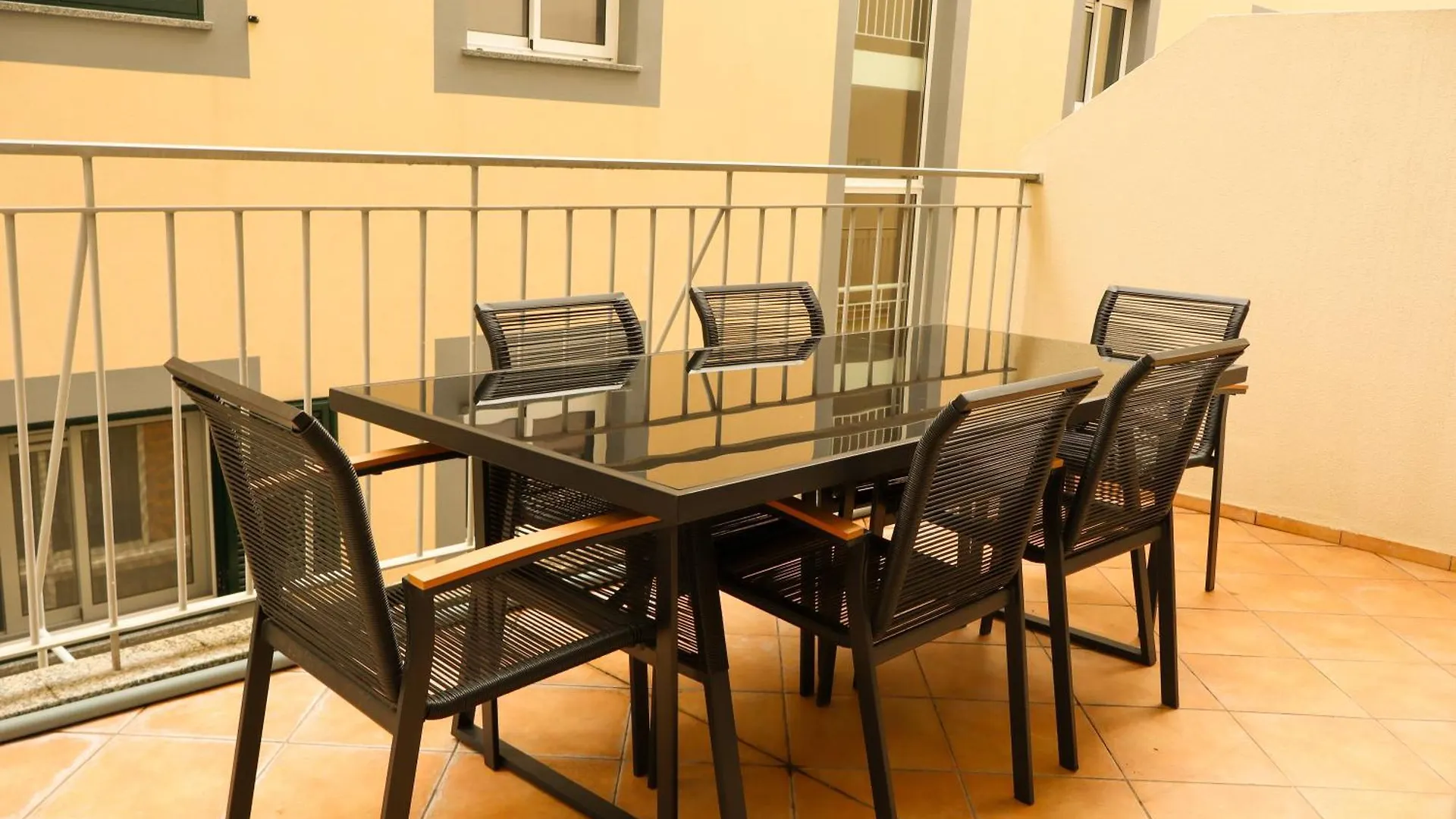 פונשל Suites Do Carmo דירה